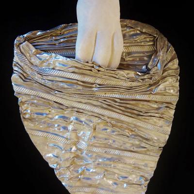rolet - “la mainmise”, plâtre et aluminium, 20x12x2cm, 2010 