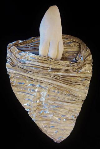 rolet - “la mainmise”, plâtre et aluminium, 20x12x2cm, 2010